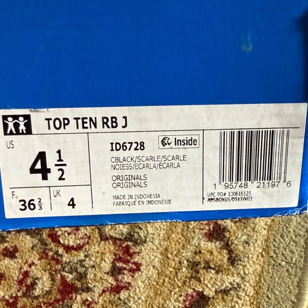 Adidas Black and Red High-Tops - Picture 5 of 7